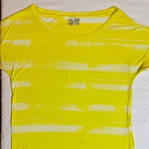 Yellow Under Armour Size Small Loose Fit T-Shirt
